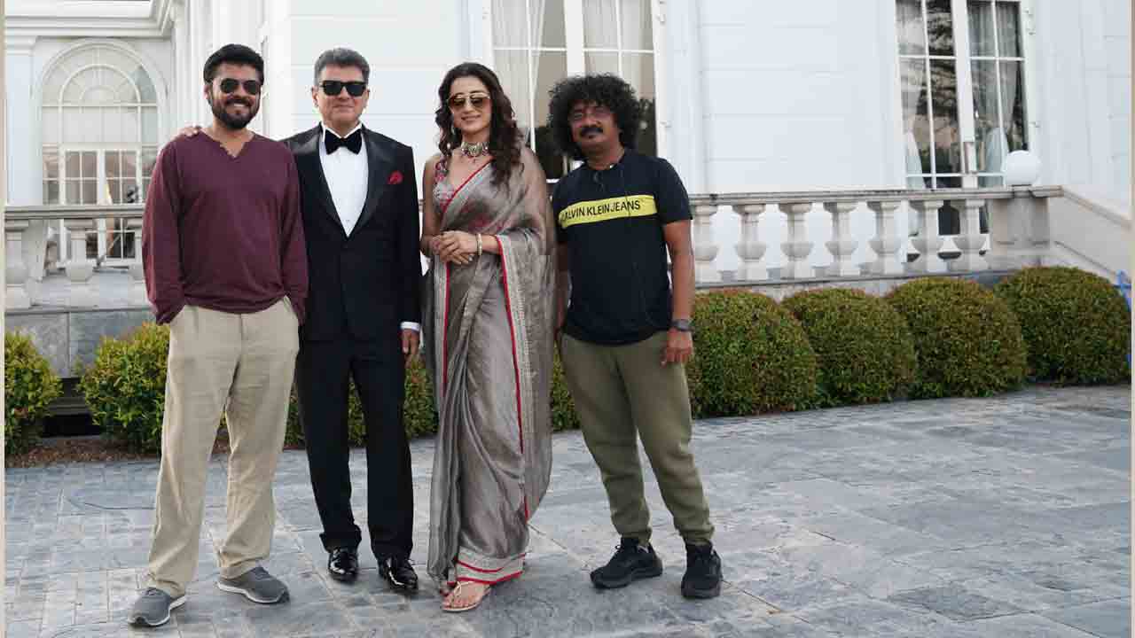 VidaaMuyarchi | లొకేషన్‌లో సూపర్ స్టైలిష్‌గా అజిత్‌కుమార్‌, త్రిష.. విదాముయార్చి ఫినిషింగ్‌ టచ్‌