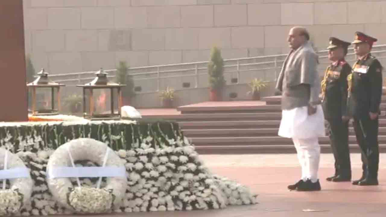 Vijay Diwas | విజయ్‌ దివస్‌ సందర్భంగా అమర జవాన్లకు నివాళులు