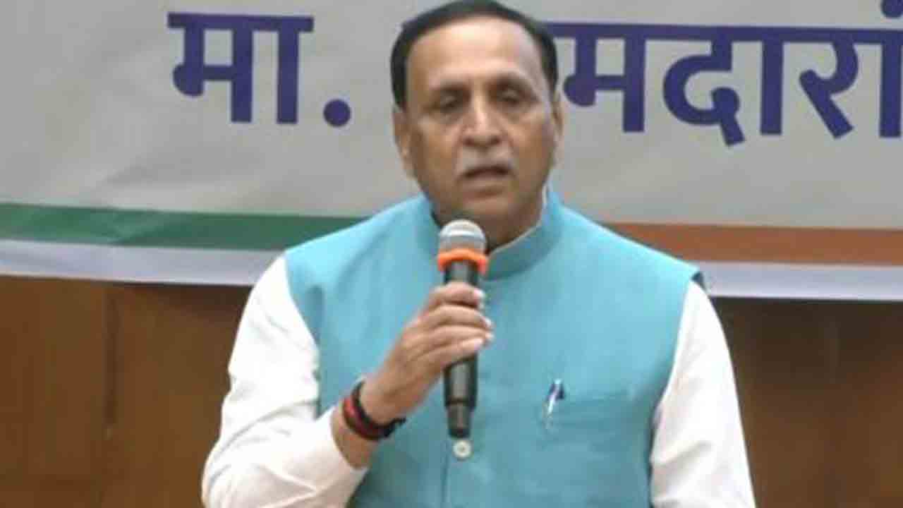 Maharastra | రేపు మహారాష్ట్ర సీఎం, డిప్యూటీ సీఎంల ప్రమాణస్వీకారం.. త్వరలో మంత్రుల పేర్లు ఖరారు : విజయ్‌ రూపానీ