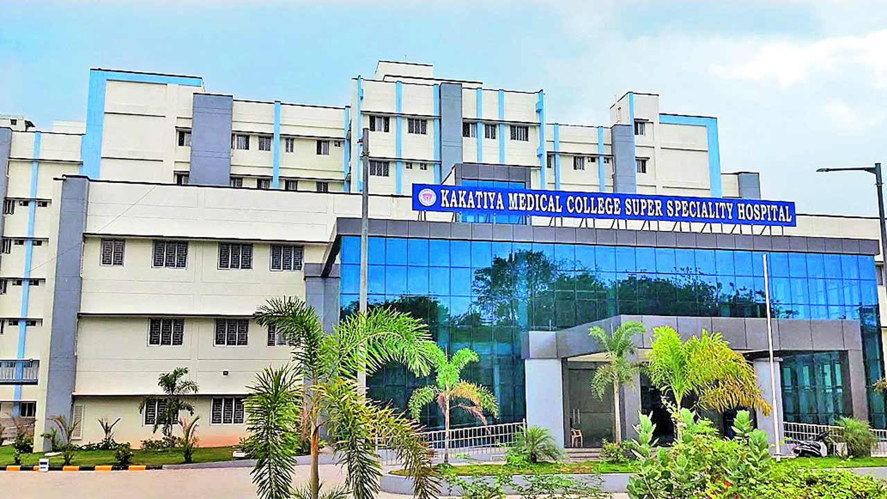 కేఎంసీ ఆస్పత్రికి అవినీతి జబ్బు