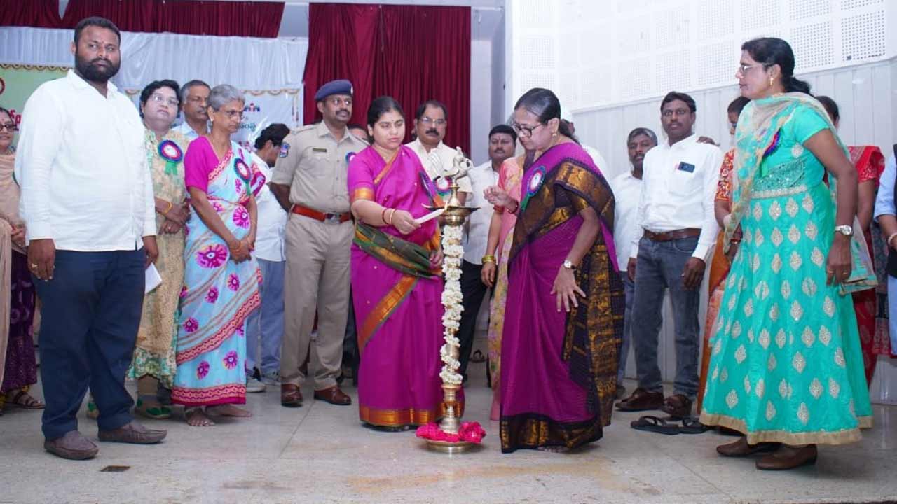 దివ్యాంగులను గౌరవంగా చూడాలి