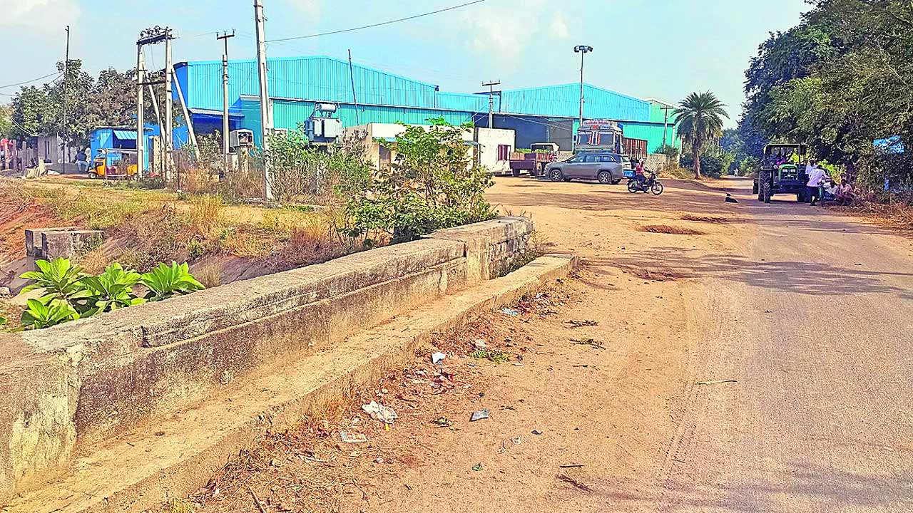 అధికారుల తప్పిదం.. రైతులకు శాపం