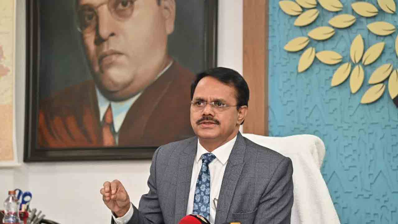 TGPSC | ఏ బుక్ చ‌ద‌వాల‌న్న‌ది అభ్య‌ర్థుల ఇష్టం.. మార్చి నాటికి గ్రూప్-1, 3 ఫ‌లితాలు : బుర్రా వెంక‌టేశం