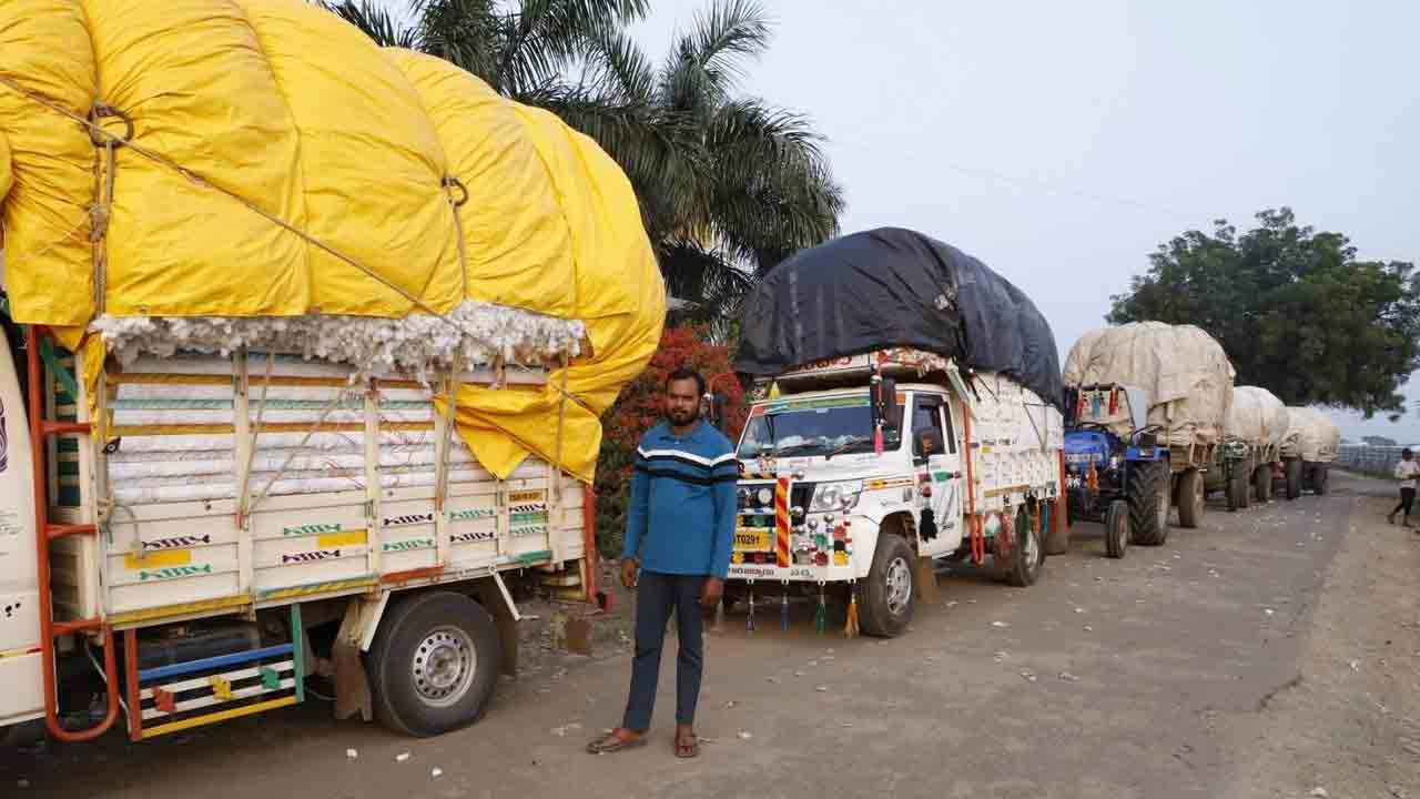 బజారున ‘భద్రాద్రి’ పత్తి రైతులు