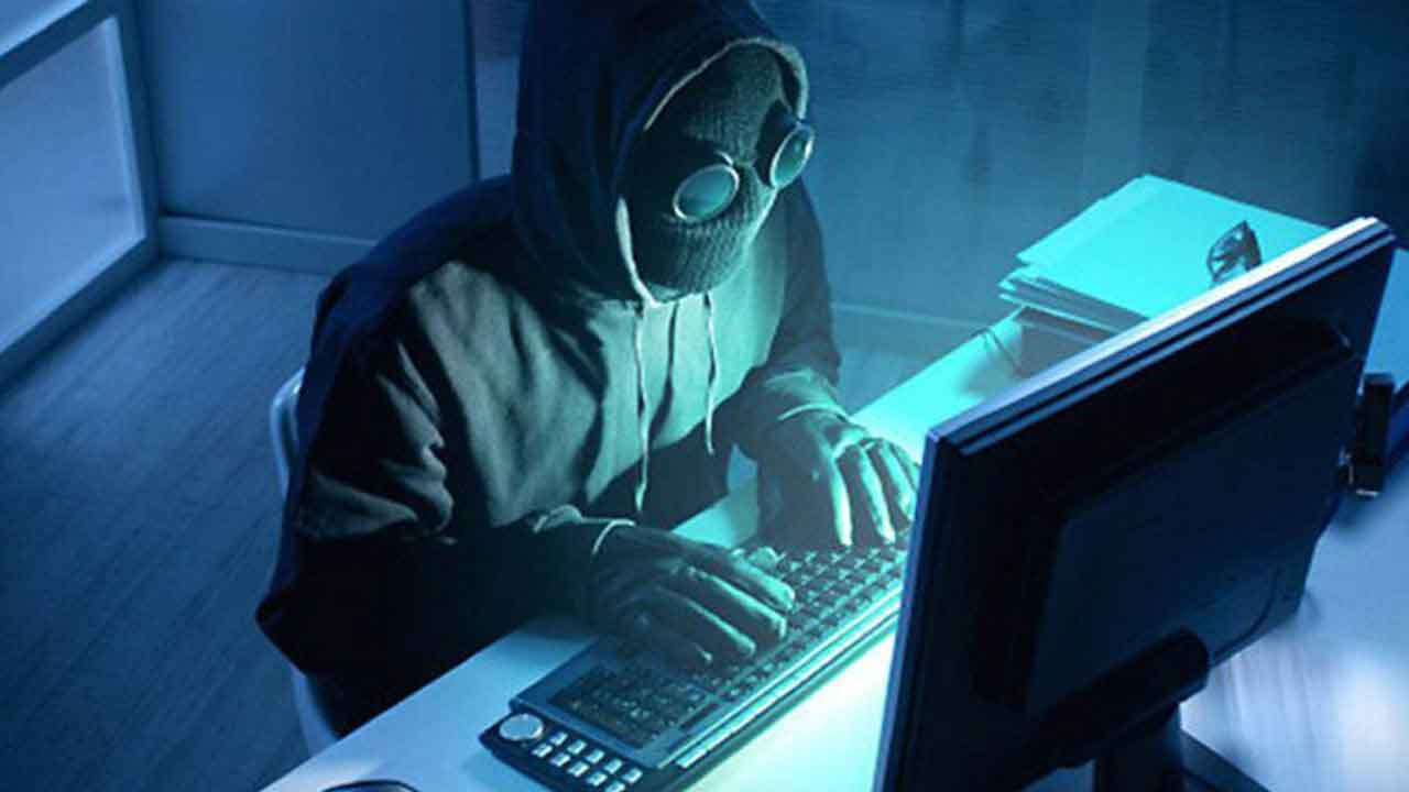 Cyber Crimes | సైబర్ నేరాలు..! 805 యాప్స్.. 3వేలకుపైగా వెబ్సైట్ లింక్స్ బ్లాక్..!