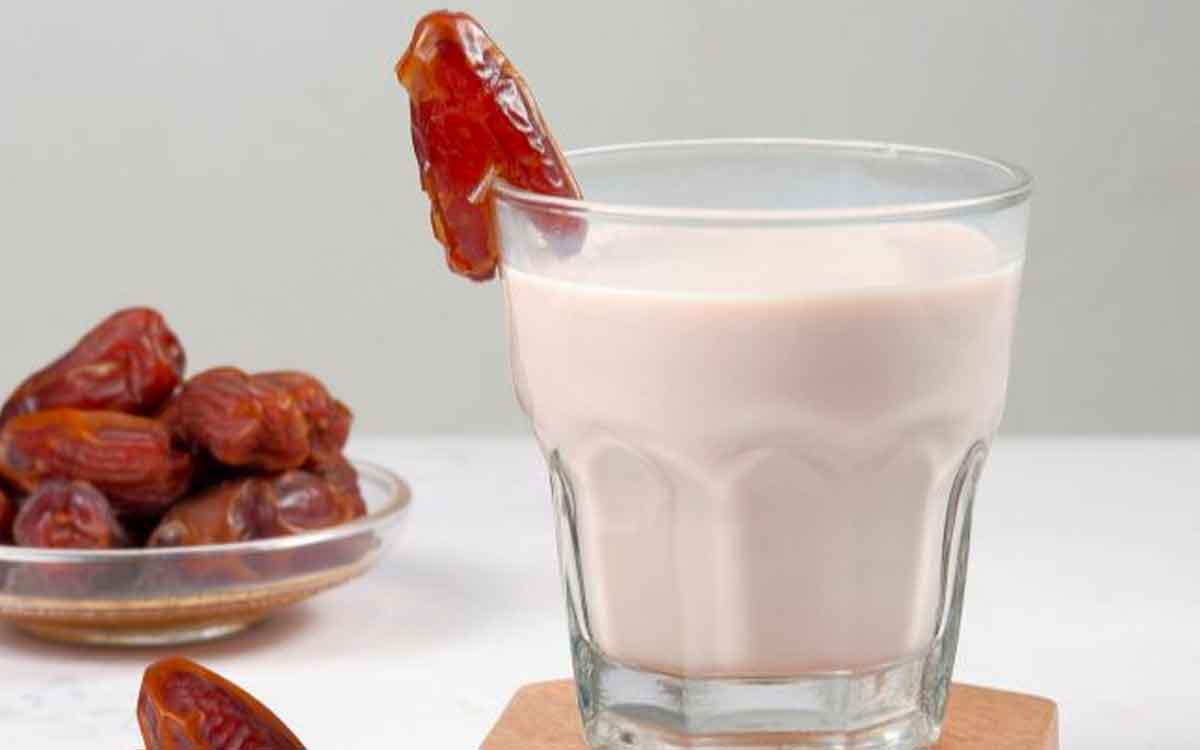 Dates With Milk | రోజూ ఉద‌యం 2 ఖ‌ర్జూరాల‌ను తిని ఒక గ్లాస్ గోరు వెచ్చ‌ని పాలను తాగండి.. ఎన్నో లాభాలు క‌లుగుతాయి..!
