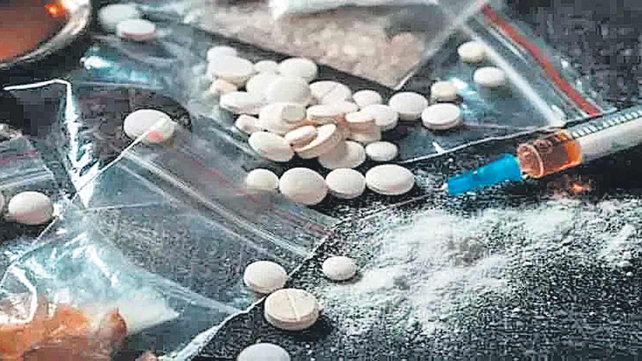 Drugs | క్వాక్‌ పబ్‌లో పోలీసులు తనిఖీల.. 8 మందికి డ్రగ్‌ పాజిటివ్‌