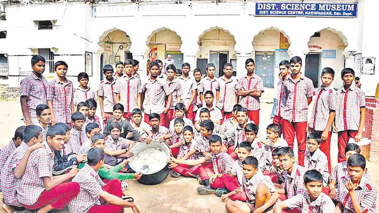 ప్రజాపాలనలో సర్కారీ విద్య ఆగం