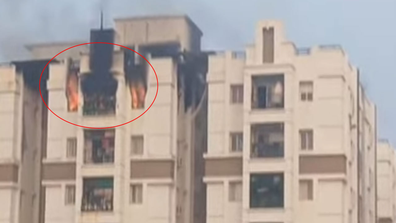 Hyderabad | కొండాపూర్‌లో అగ్నిప్ర‌మాదం.. భ‌యంతో అపార్ట్‌మెంట్ వాసులు ప‌రుగులు