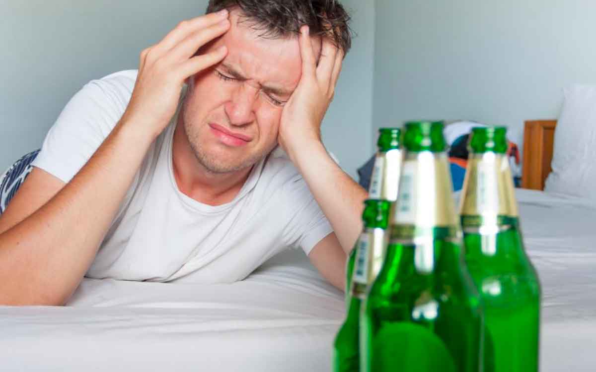 Hangover Home Remedies | విప‌రీతంగా మ‌ద్యం సేవించ‌డం వ‌ల్ల హ్యాంగోవ‌ర్ వ‌చ్చిందా.. ఈ చిట్కాల‌ను పాటించండి చాలు..!