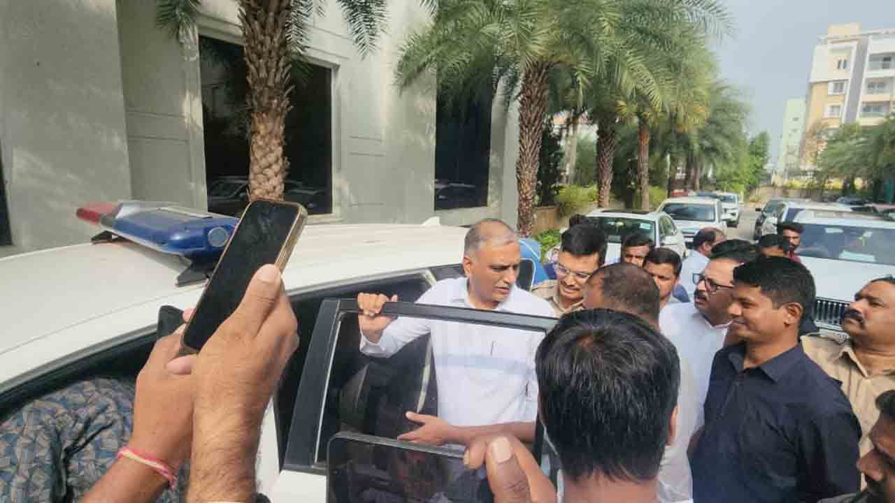 Harish Rao | హ‌రీశ్‌రావు, కౌశిక్ రెడ్డిని బేష‌రతుగా విడుద‌ల చేయాలి.. లంబాడీ హ‌క్కుల పోరాట స‌మితి డిమాండ్