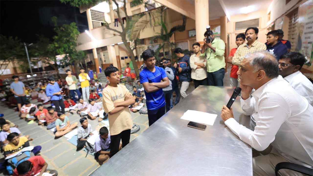 Harish Rao | హాస్టల్‌ వార్డెన్లకు కాదు.. రేవంత్‌ రెడ్డికి శిక్ష వేయాలి.. హరీశ్‌రావు ఆగ్రహం