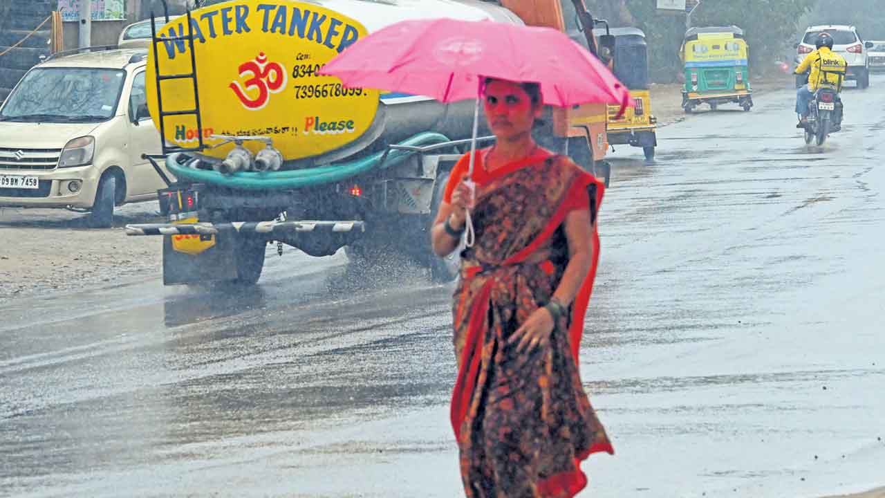 Rains | ముసురుకున్నది..
