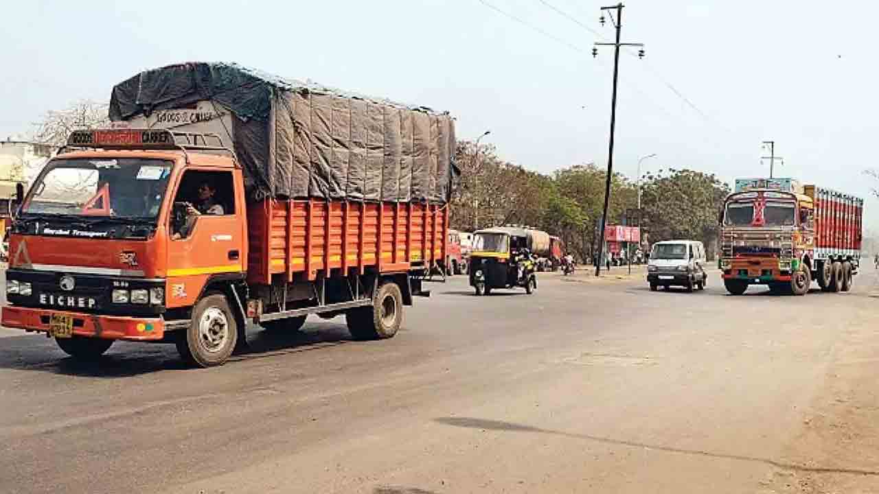 రాత్రి 8 గంటలకే.. సిటీలోకి భారీ వాహనాలు..