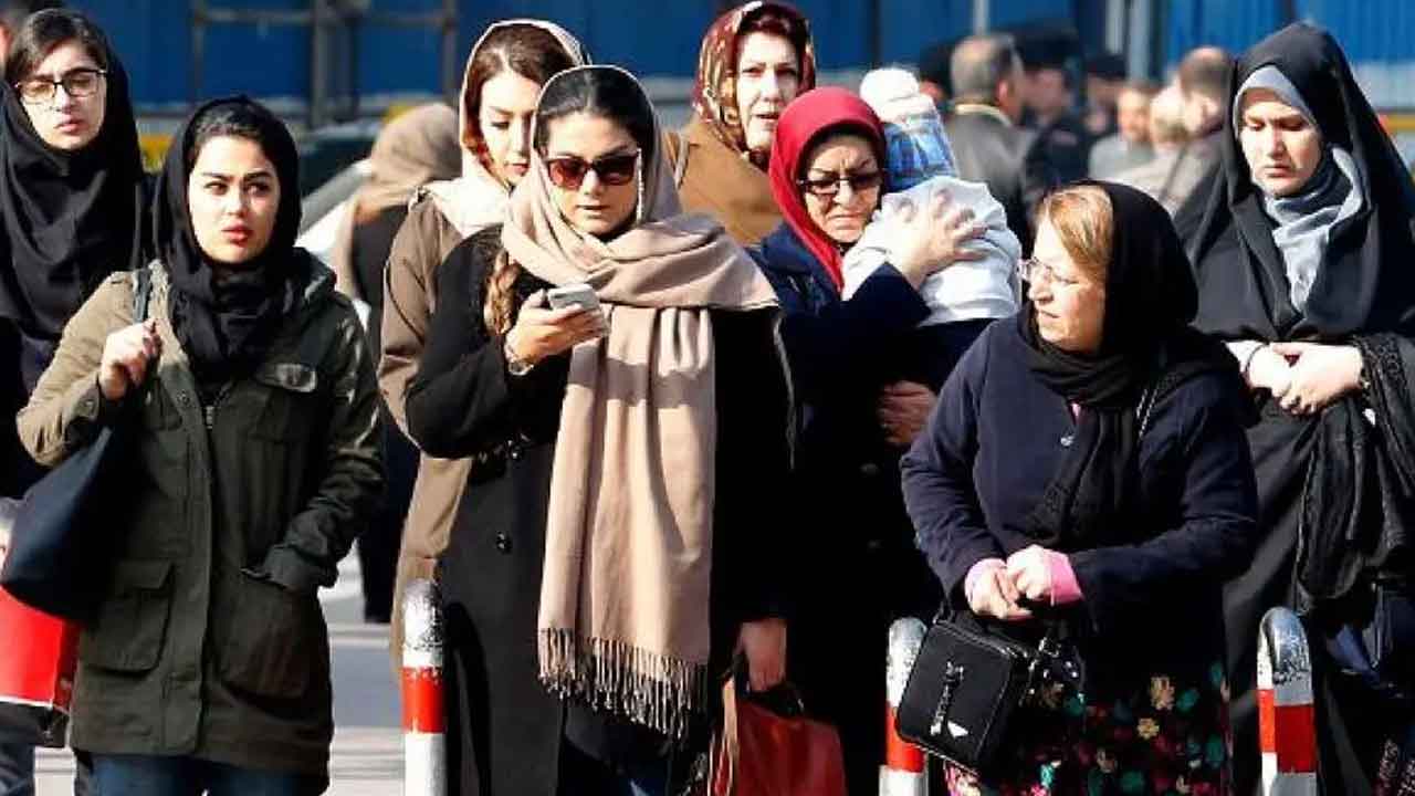 ఇరాన్‌లో హిజాబ్‌ చట్టం రద్దు