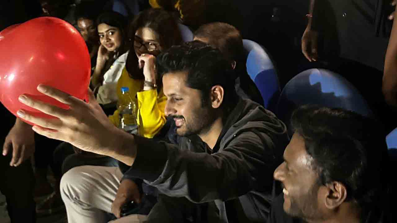 Nithiin | ‘ఇష్క్’ సినిమా రీ రిలీజ్.. థియేటర్లో డాన్స్ చేసిన హీరో నితిన్