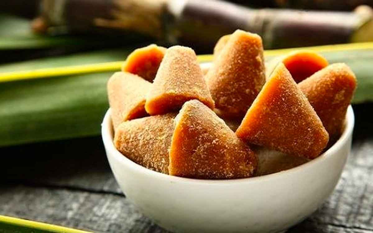 Jaggery At Night | ఈ సీజ‌న్‌లో రోజూ రాత్రి చిన్న బెల్లం ముక్క‌ను తిన‌డం మరిచిపోవ‌ద్దు.. ఎందుకంటే..?