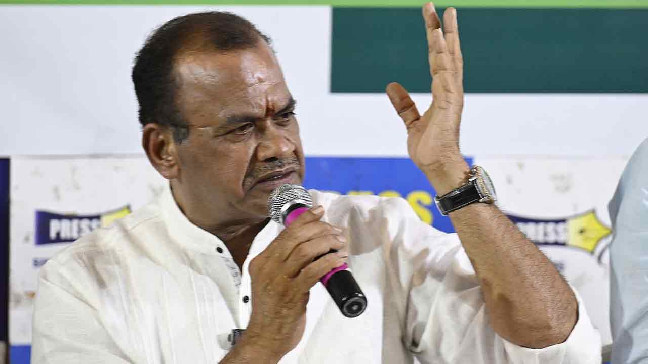 Benefit Shows | సంధ్య థియేటర్ తొక్కిసలాట ఎఫెక్ట్.. ఇక బెనిఫిట్ షోలు ఉండవన్న మంత్రి కోమటిరెడ్డి వెంకట్ రెడ్డి