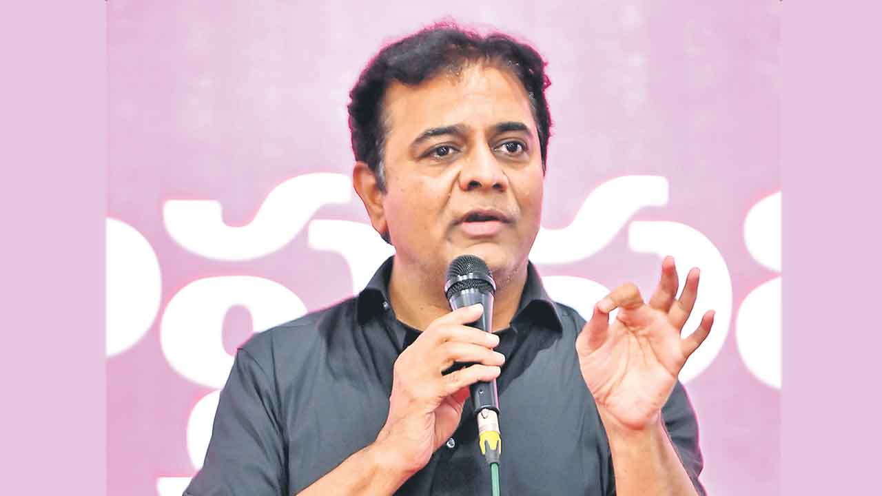 KTR | పిల్లాడి పోస్ట్కే తట్టుకోలేని సీఎంకు కేసీఆర్ కావాలా?.. రేవంత్రెడ్డిపై కేటీఆర్ సెటైర్లు