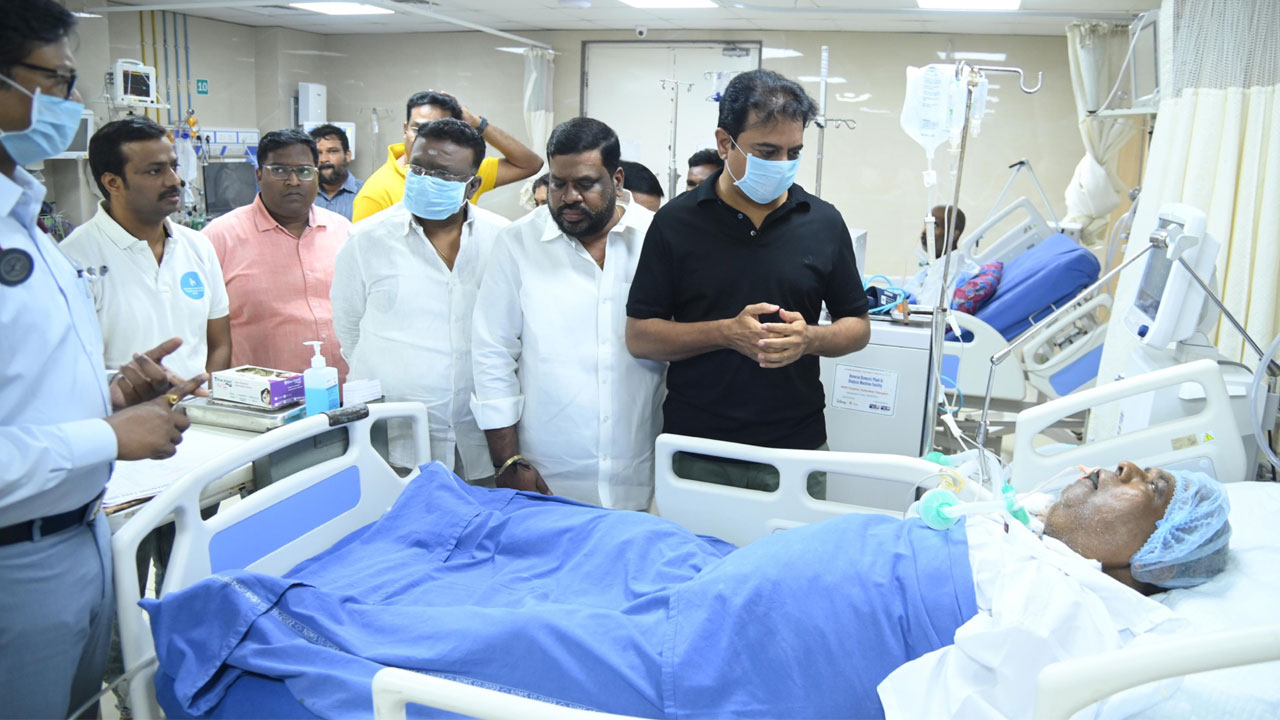 KTR | మాజీ ఎంపీ మందా జ‌గ‌న్నాథంను ప‌రామ‌ర్శించిన కేటీఆర్