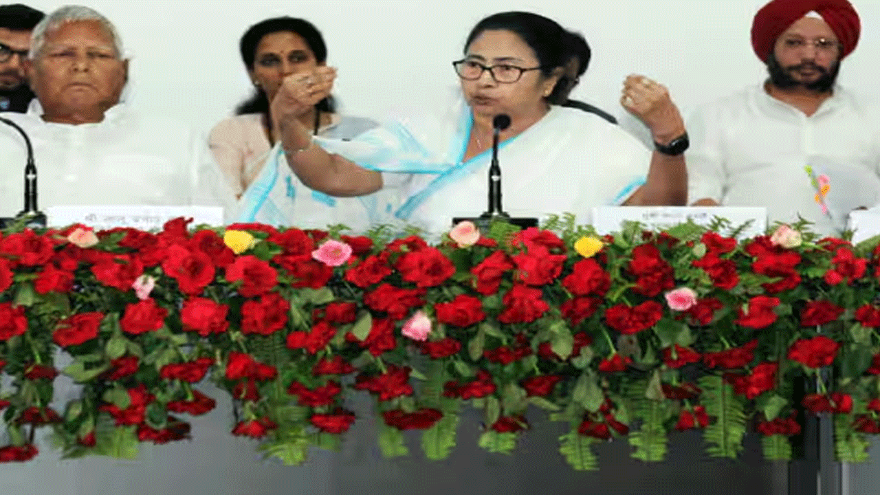 Lalu Prasad Yadav: ఇండియా కూట‌మికి మ‌మ‌తా బెన‌ర్జీ నాయ‌క‌త్వాన్ని స‌మ‌ర్థిస్తున్నా :  లాలూ ప్ర‌సాద్ యాద‌వ్‌