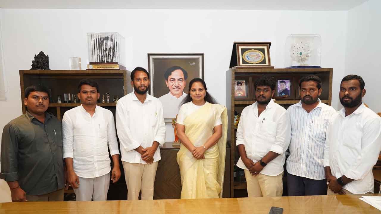 ఎమ్మెల్సీ కవితను కలిసిన బీఆర్‌ఎస్‌వీ నేతలు