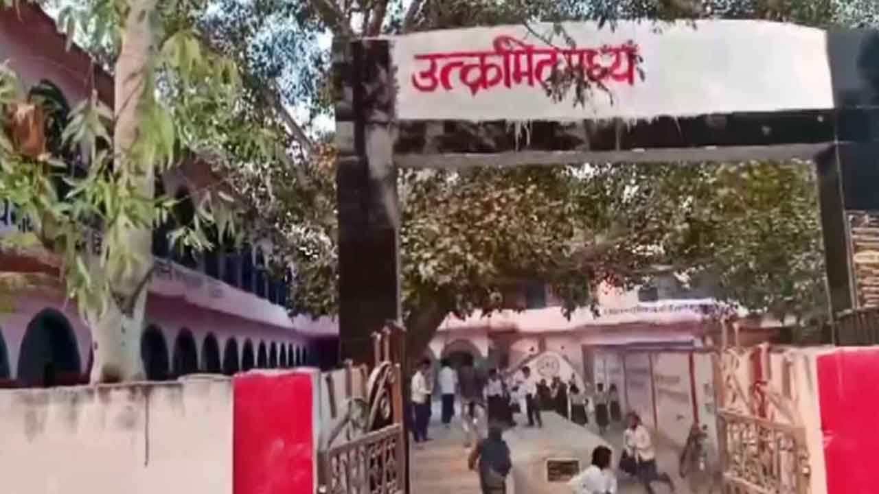 పురుష టీచర్‌కు మెటర్నిటీ లీవ్‌!