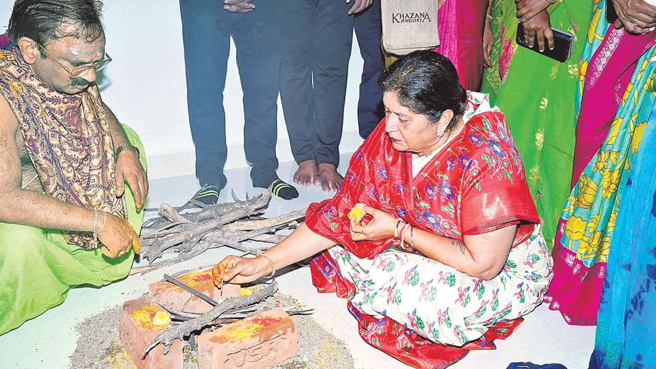 అనధికారిక ప్రారంభోత్సవం