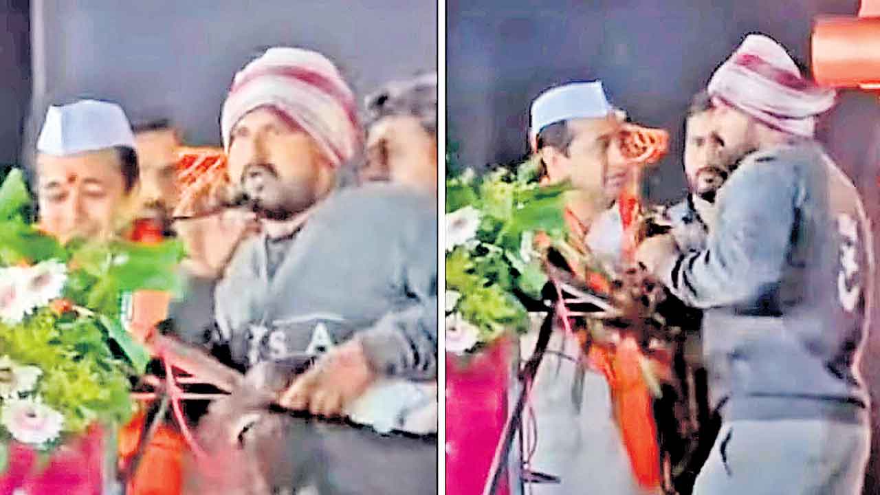 ఉల్లి ధరల పతనంపై దండేసి నిరసన