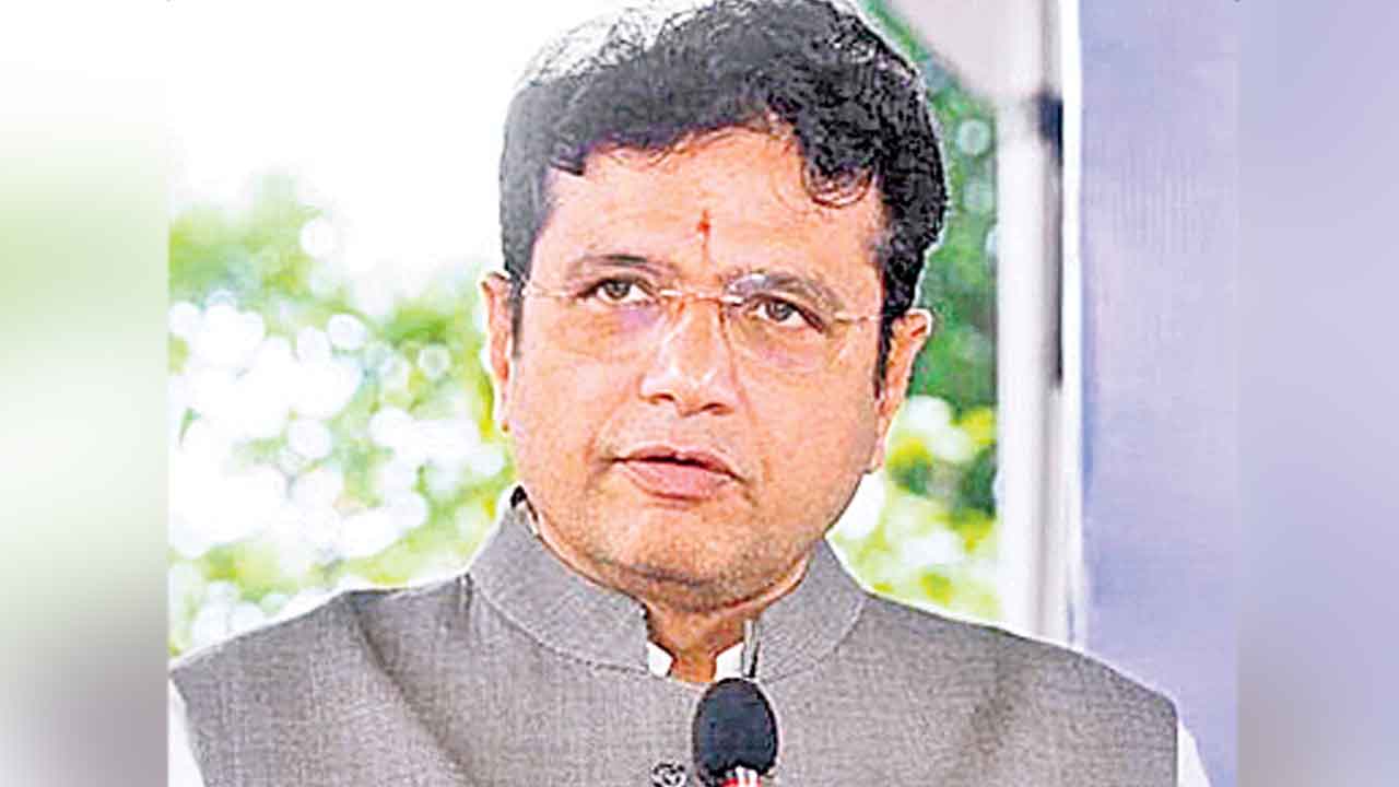 Sridhar Babu | హైడ్రా.. అధికారులు అత్యుత్సాహంతో ప్రభుత్వానికి చెడ్డపేరు: మంత్రి దుద్దిళ్ల