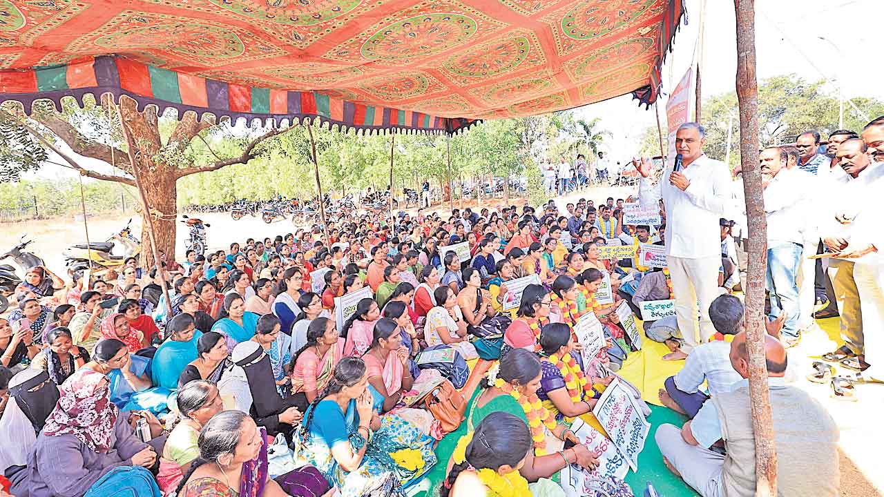 Harish Rao | చాయ్‌ దొరకలేదా రేవంత్‌? టీ తాగినంతలోనే సమగ్ర శిక్ష ఉద్యోగుల సమస్యలు తీరుస్తానంటివి కాదా?