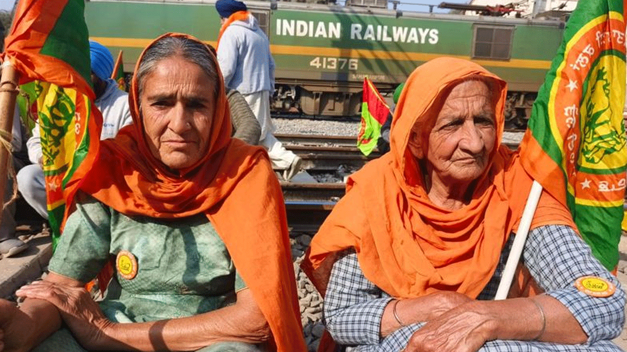 Rail Roko: పంటకు కనీస మద్దతు ధర ఇవ్వాలంటూ పంజాబీ రైతుల రైల్‌రోకో