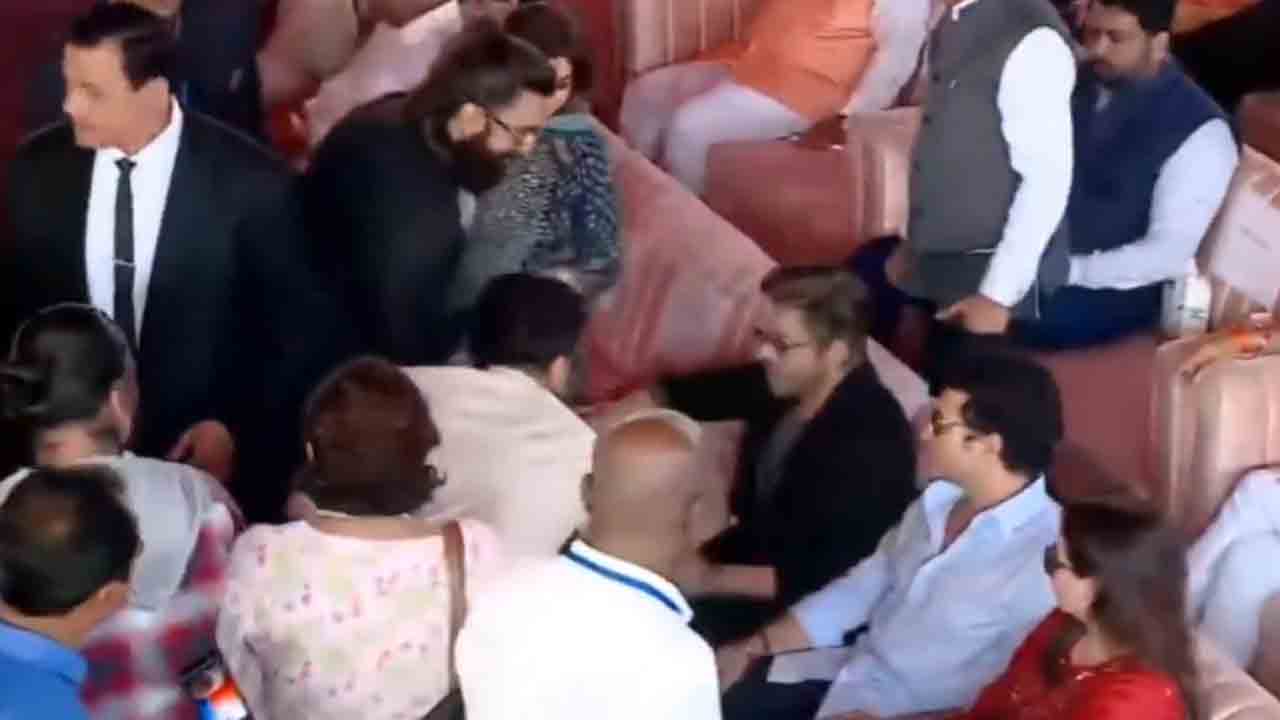 Shah Rukh Khan | షారుఖ్ ఖాన్ కాళ్లు మొక్కిన రణ్బీర్ కపూర్.. వీడియో వైరల్