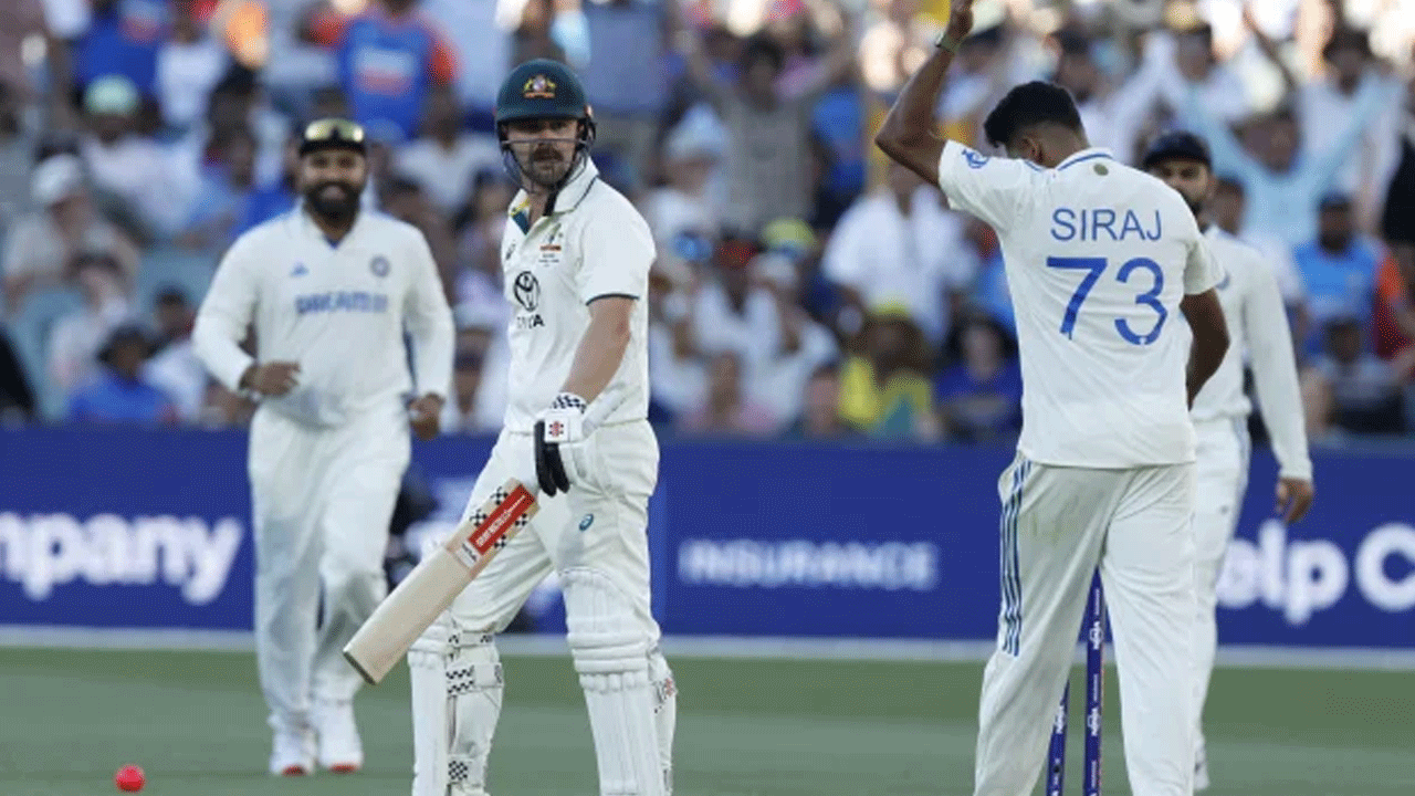 Head Vs Siraj: ఫోర్‌.. సిక్స‌ర్‌.. క్లీన్ బౌల్డ్.. ట్రావిస్ హెడ్ వ‌ర్సెస్‌ సిరాజ్‌.. వీడియో