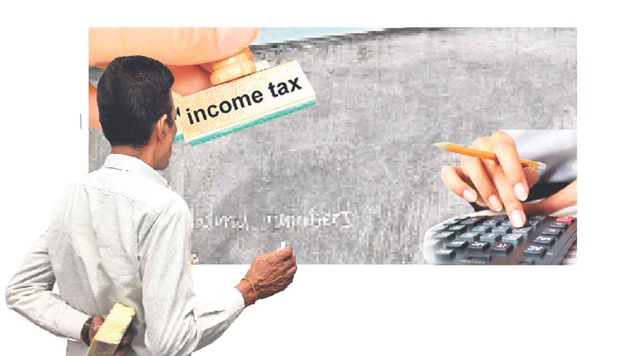 ఒకే అకౌంట్‌పై ముగ్గురు పంతుళ్లకు లోన్లు?