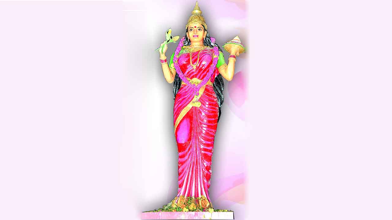 Telangana Talli Statue