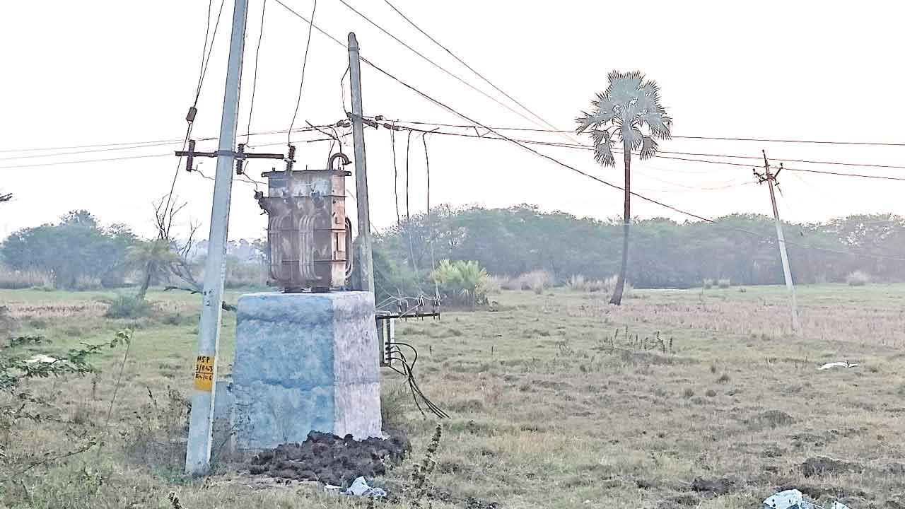 ఎట్టకేలకు కొత్త ట్రాన్స్‌ఫార్మర్‌ బిగింపు