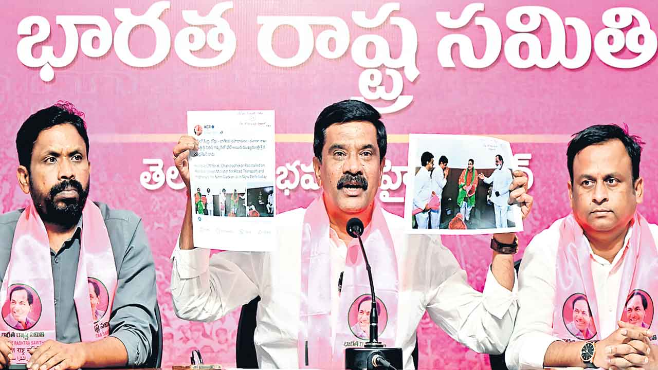 ఆర్‌ఆర్‌ఆర్‌ ఘనత కేసీఆర్‌దే