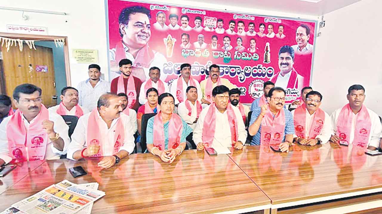 ముంపు నిర్వాసితులందరికీ ఇండ్లు ఇవ్వాలి