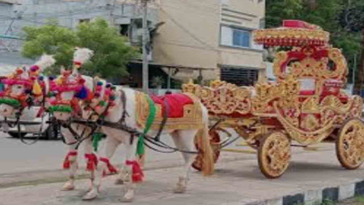 Dalit Groom | గుర్రం బండిపై ఊరేగిన దళిత వరుడు.. నిర్వాహకులపై అగ్రకులం వ్యక్తులు దాడి