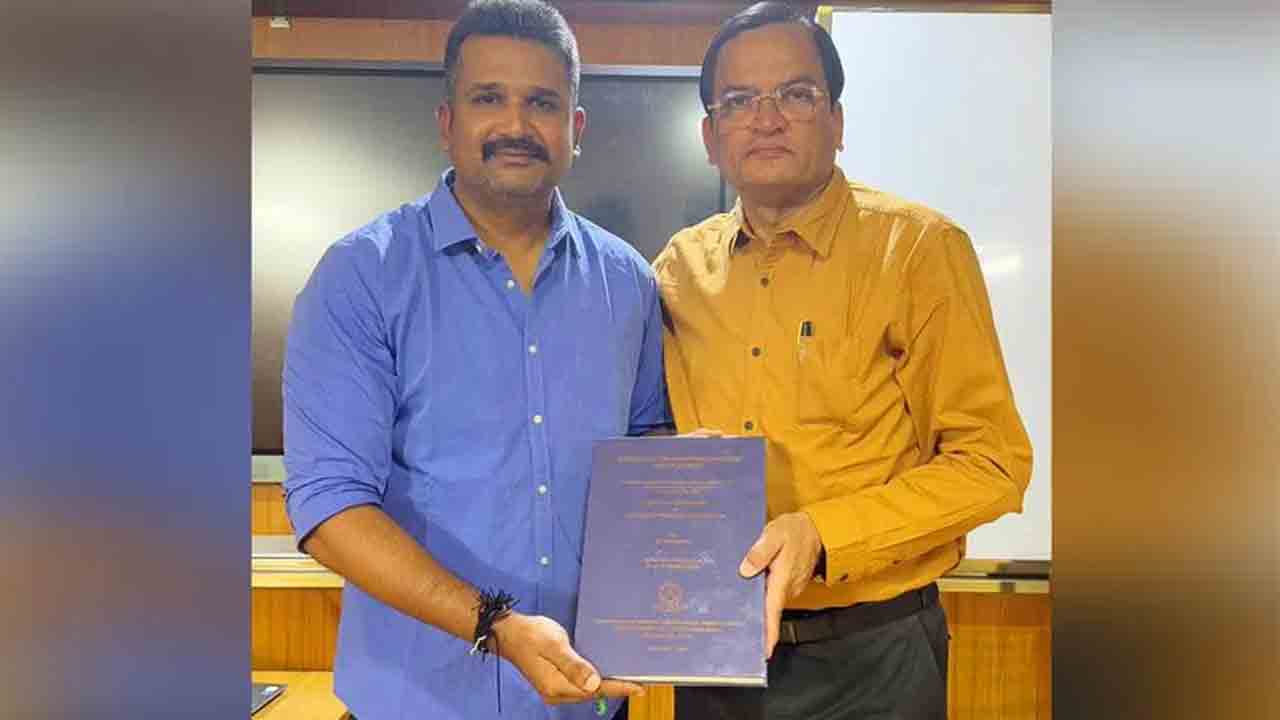 బీఆర్‌ఎస్‌ నేత క్రిశాంక్‌కు డాక్టరేట్‌