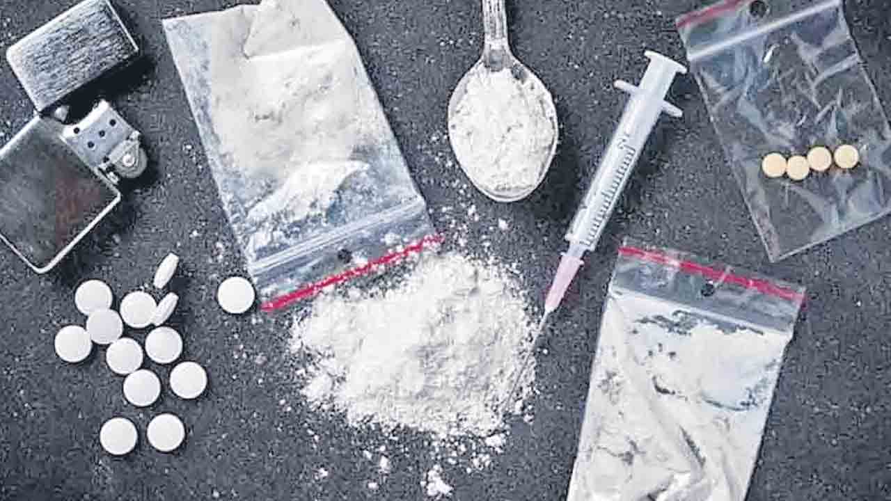 Drugs Testing Kit | డ్రగ్స్ కిట్స్లో డొల్లతనం?.. కిట్స్లో పాజిటివ్.. మాన్యువల్గా నెగిటివ్!