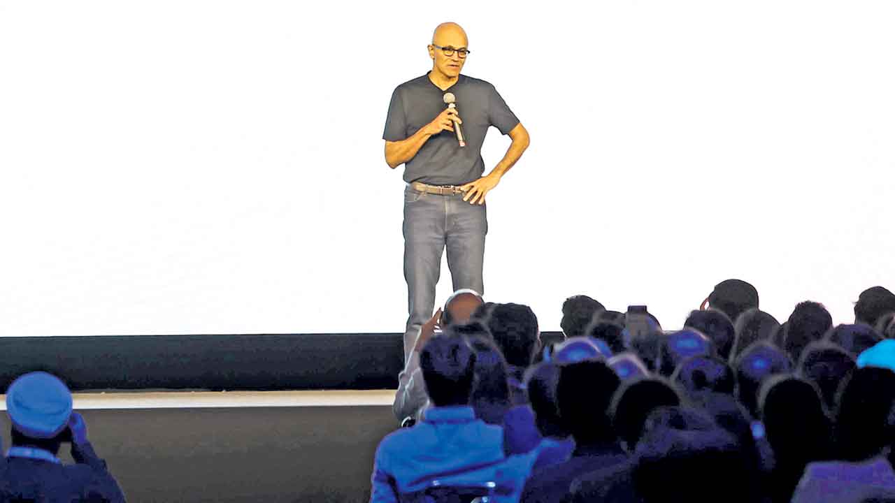 మైక్రోసాఫ్ట్‌ 3 బిలియన్‌ డాలర్ల పెట్టుబడి