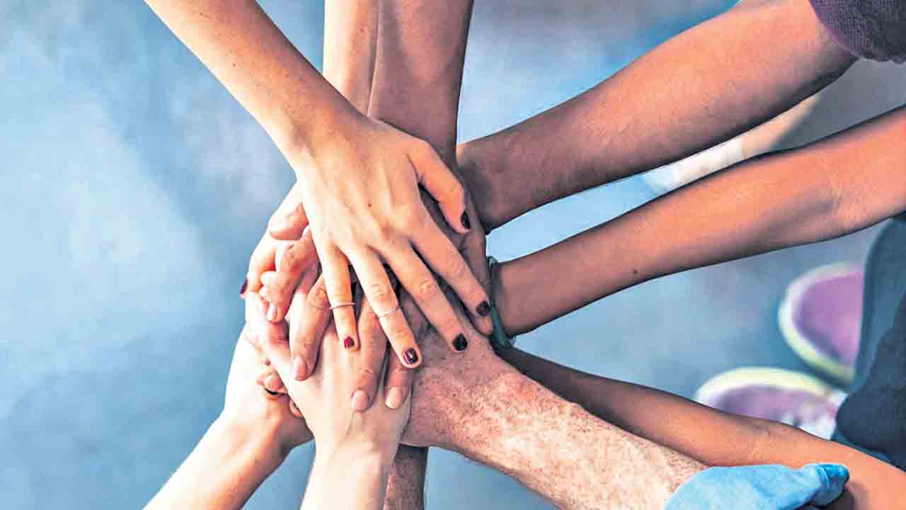 స్నేహించుకుందాం.. రా!