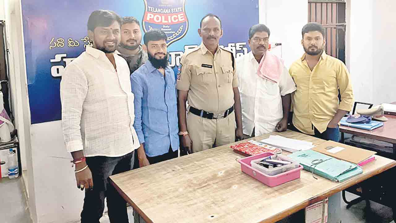 బీఆర్‌ఎస్‌ నేతల నిర్బంధం