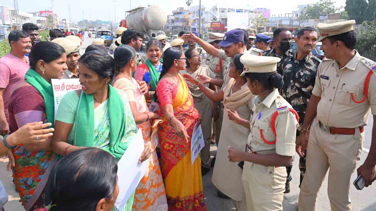 ట్రిపుల్‌ ఆర్‌ అలైన్‌మెంట్‌ మార్చాల్సిందే