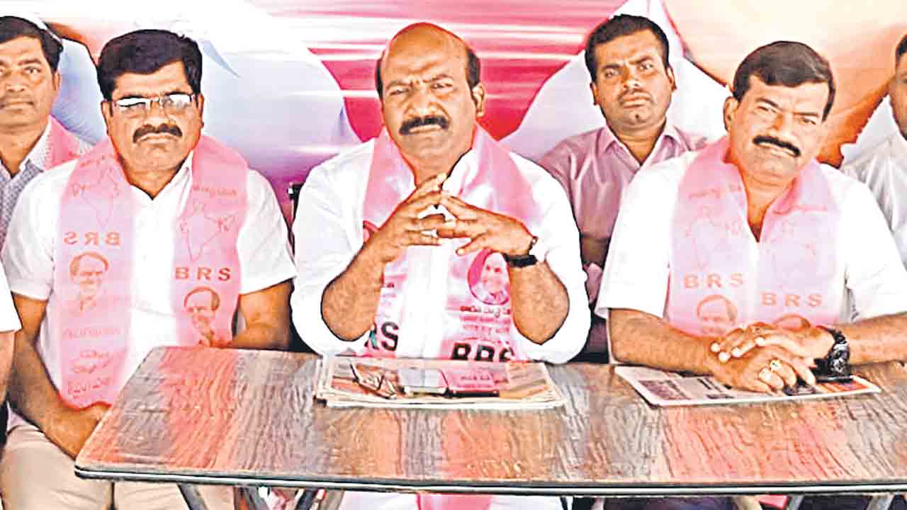 అక్రమ కేసులకు భయపడేది లేదు