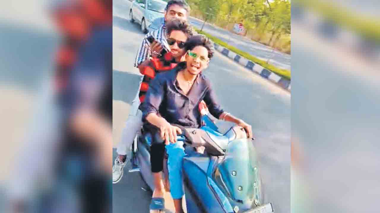 Selfie | సెల్ఫీ సరదాకు ఐదుగురు బలి.. విహారయాత్రకు వెళ్లి యువకుల మృతి