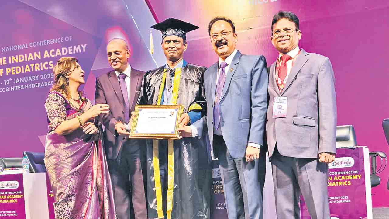 డాక్టర్‌ రమేశ్‌బాబుకు ఎఫ్‌ఐఏపీ అవార్డు