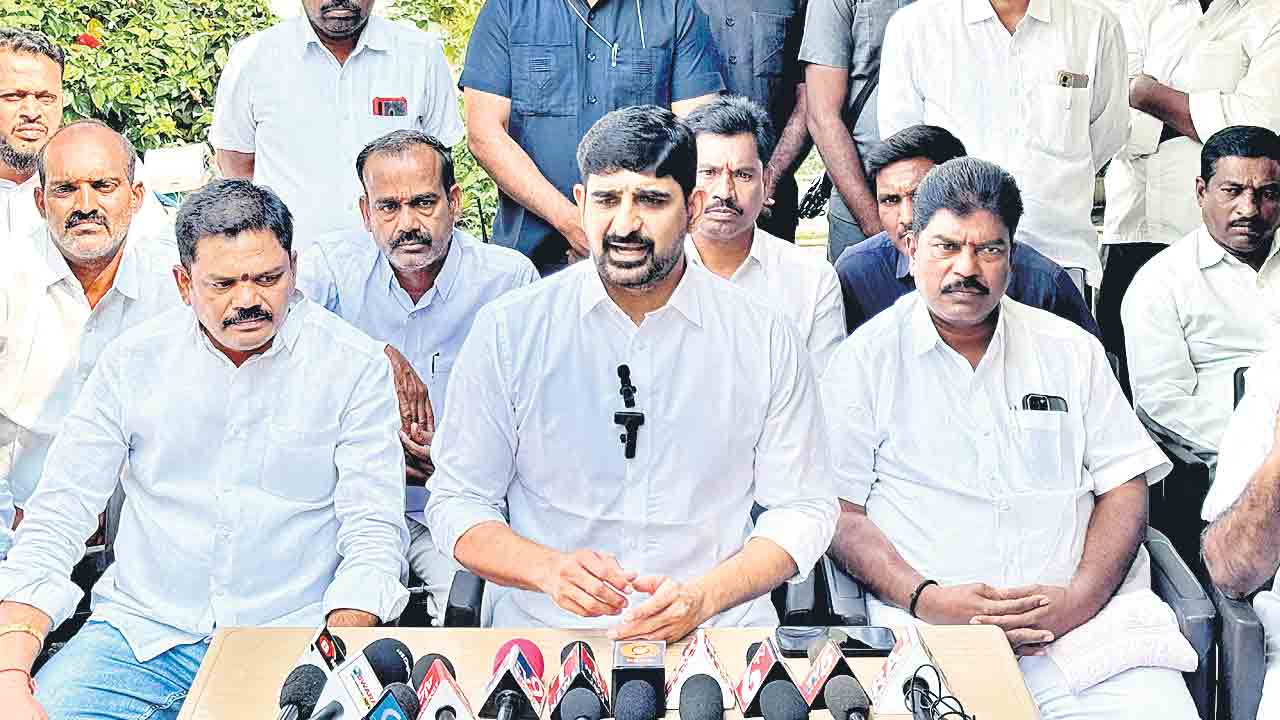 నీళ్లివ్వకుంటే గేట్లు ఎత్తుతాం